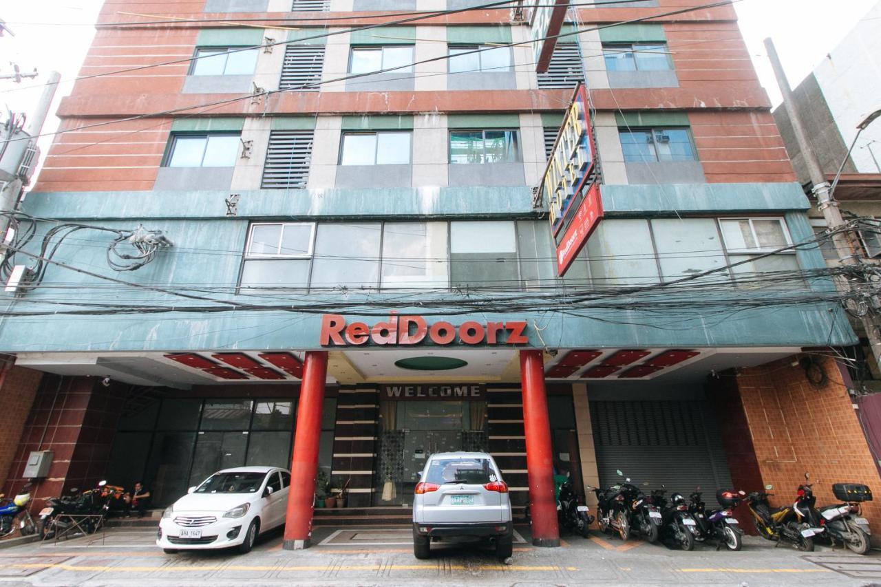 RedDoorz near Araneta Center Quezon City - Quarantine Hotel Zewnętrze zdjęcie