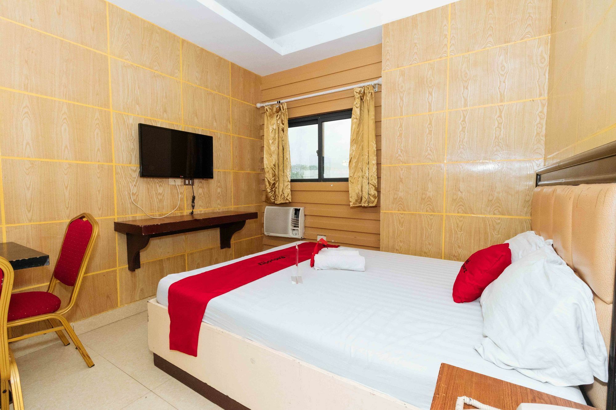 RedDoorz near Araneta Center Quezon City - Quarantine Hotel Zewnętrze zdjęcie